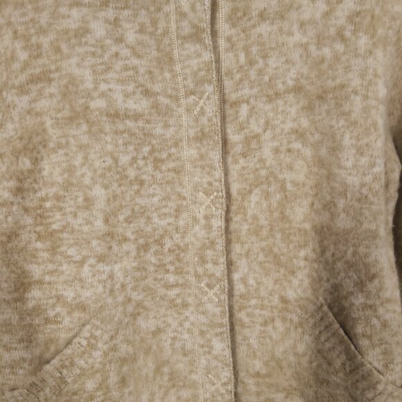 Vintage Neutral Wool Sweater Made in Hong Kong - Picture 3 of 7